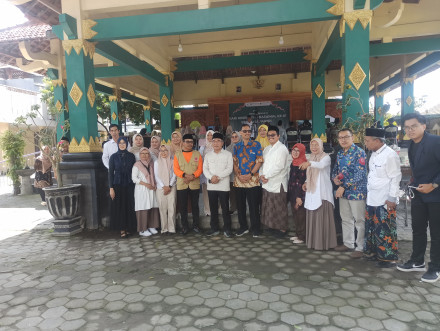 Foto Hari Kesehatan Nasional bersama Santri ke 61